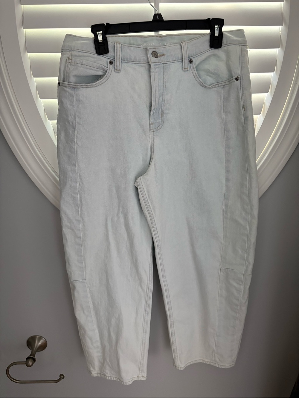 Old Navy high rise light wash women’s barrel leg denim jeans size 14